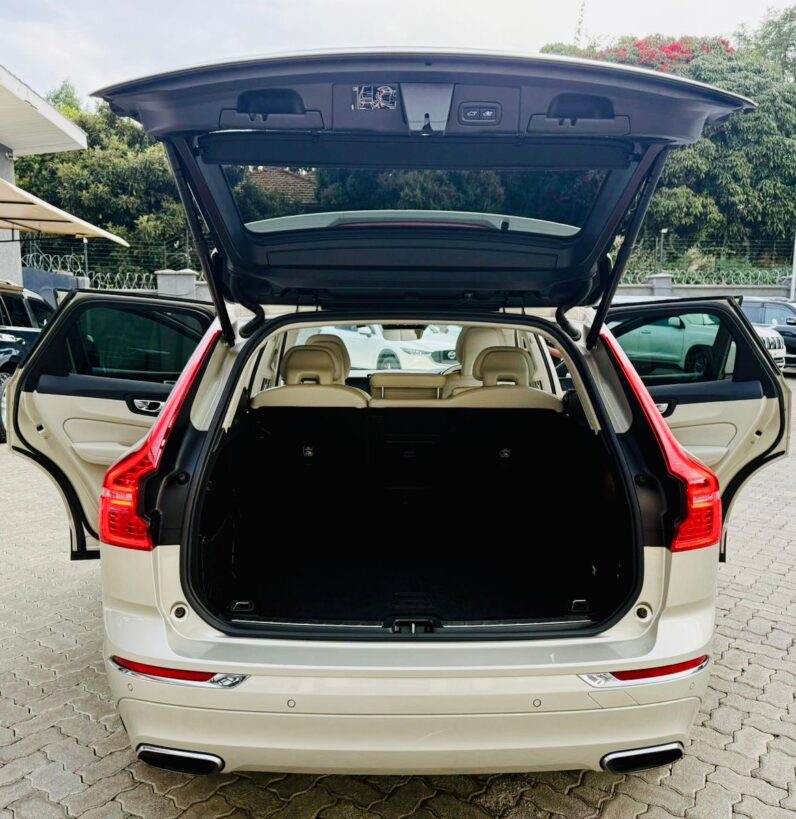 
								Volvo Xc60 full									