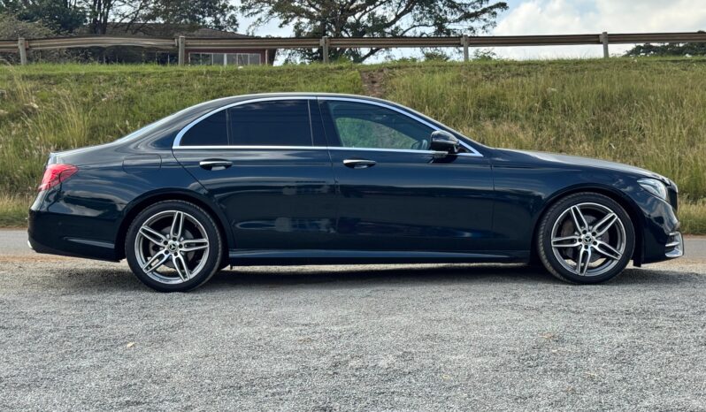 
								Mercedes Benz E200 full									