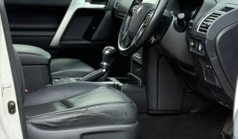 
								Toyota Land Cruiser TX full									