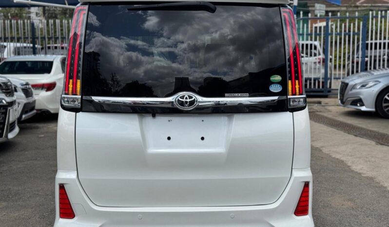 
								Toyota Noah full									