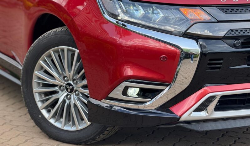 
								Mitsubishi Outlander PHEV full									