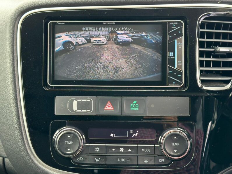 
								Mitsubishi Outlander full									