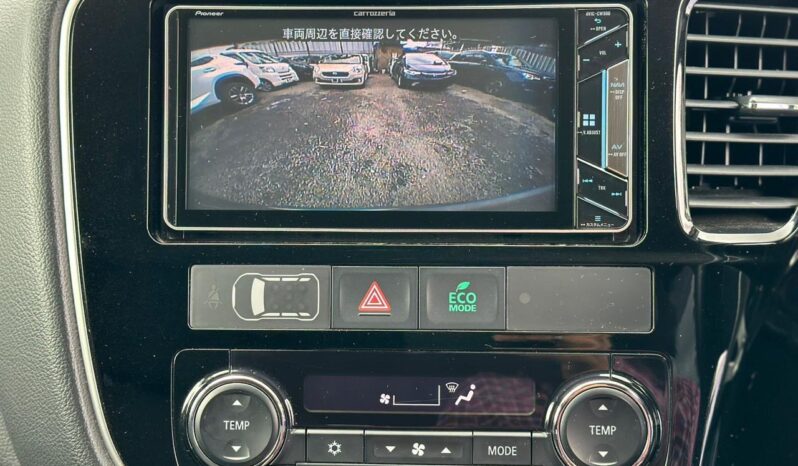 
								Mitsubishi Outlander full									