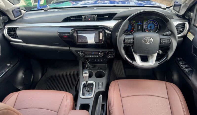 
								Toyota Hilux full									