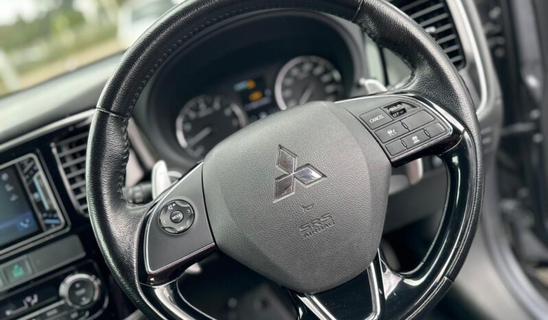 
								Mitsubishi Outlander full									