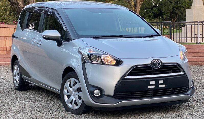 
								Toyota sienta full									