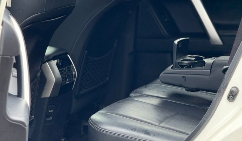 
								Toyota Land Cruiser TX full									