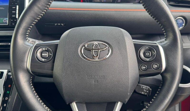 
								Toyota Sienta full									
