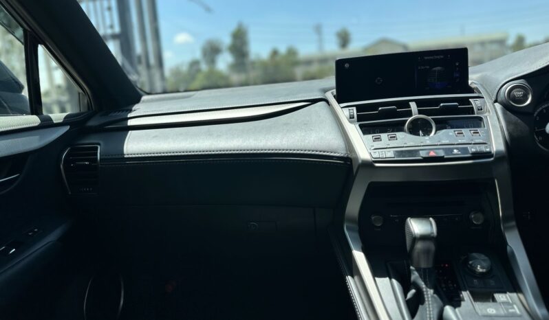 
								Lexus NX300~F-SPORTS full									