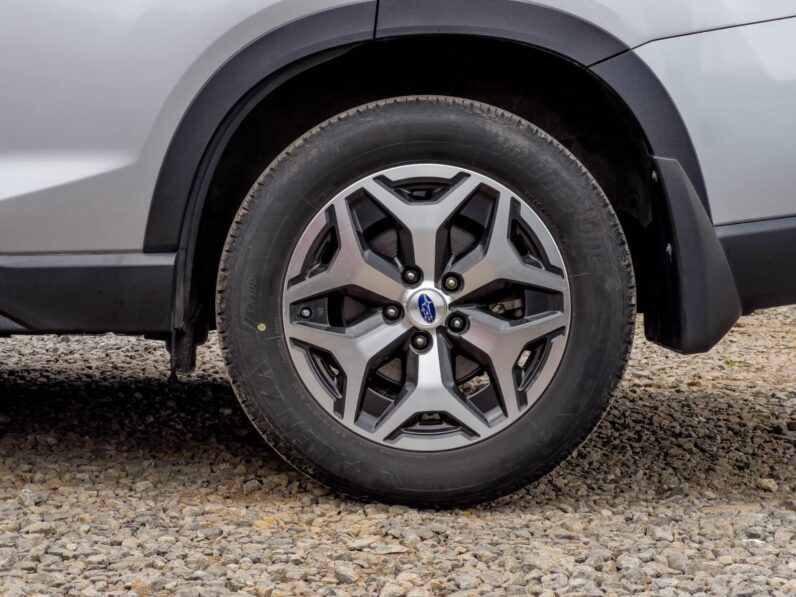 
								Subaru Forester full									