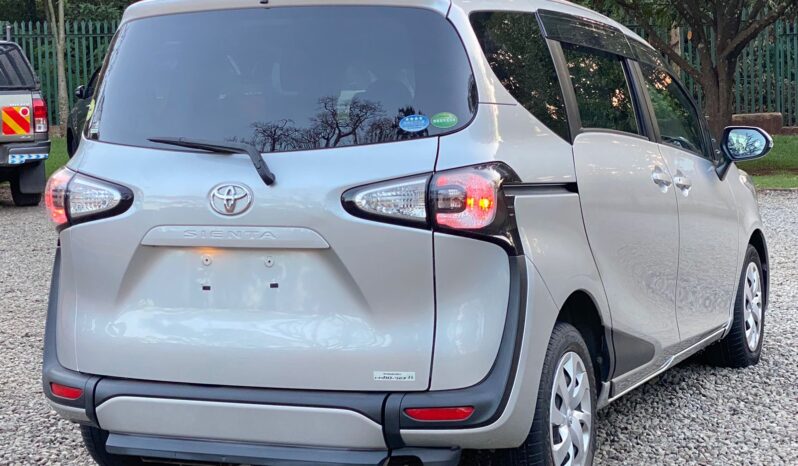 
								Toyota sienta full									