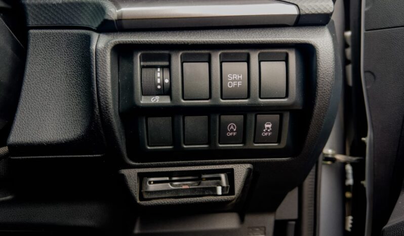 
								Subaru Forester full									