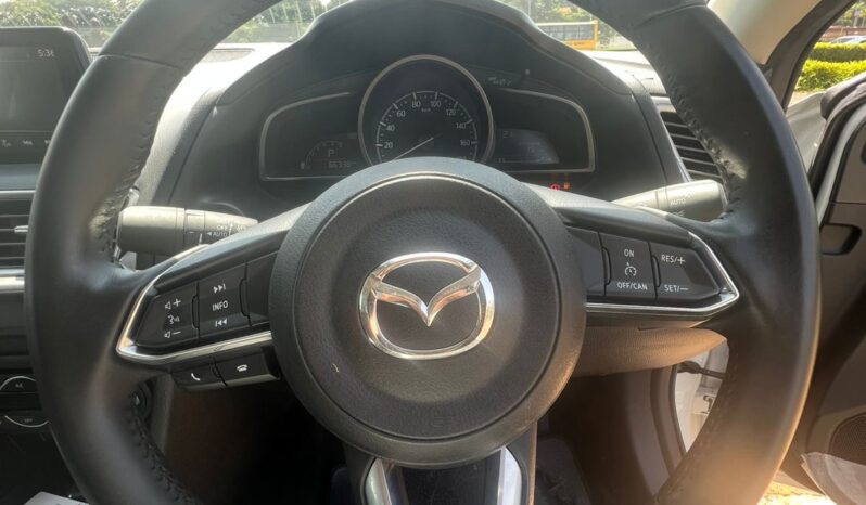 
								Mazda Axela full									
