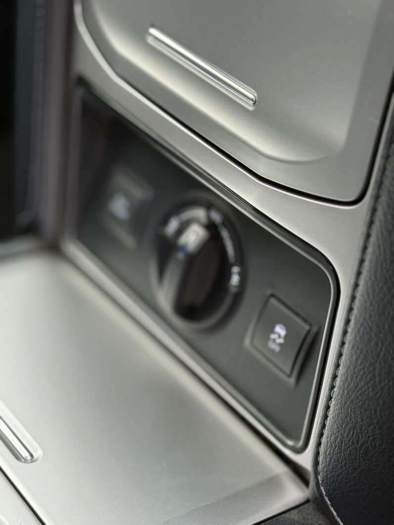 
								Toyota Land Cruiser TX full									