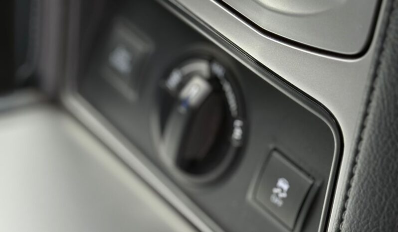 
								Toyota Land Cruiser TX full									