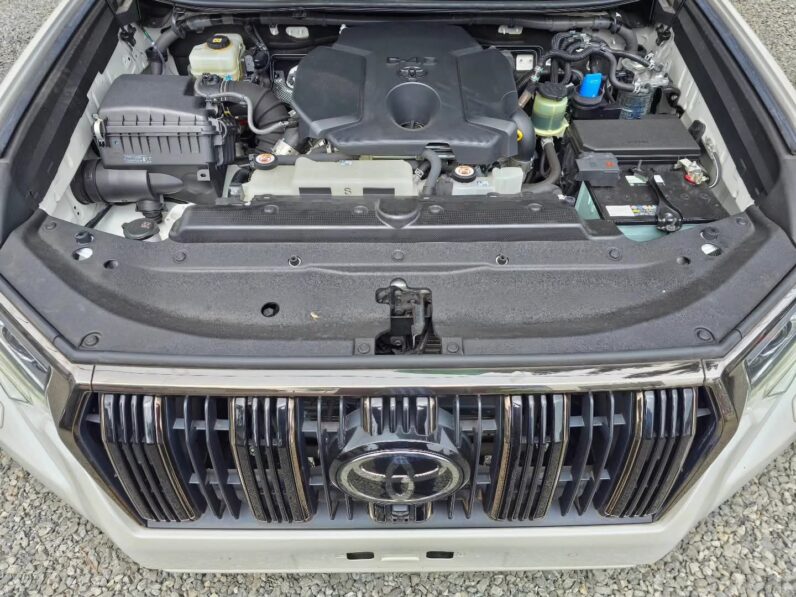 
								Land Cruiser Prado TXL full									