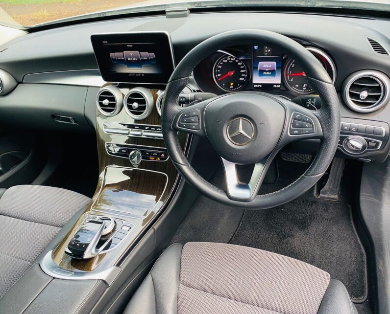 
								Mercedes C200 full									