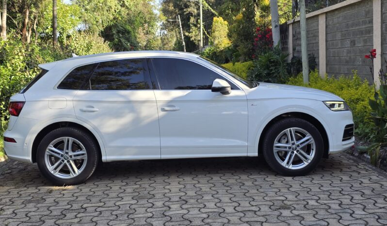 
								Audi Q5 full									