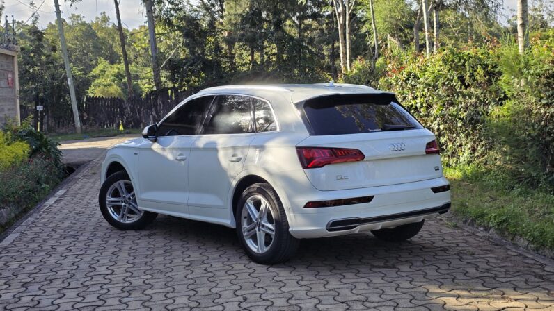 
								Audi Q5 full									