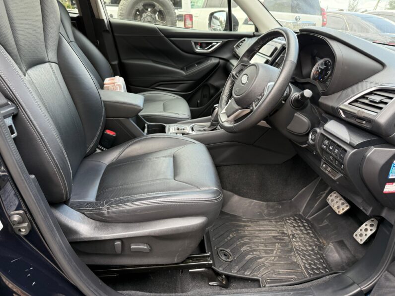 
								Subaru Forester full									