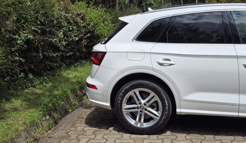 
								Audi Q5 full									
