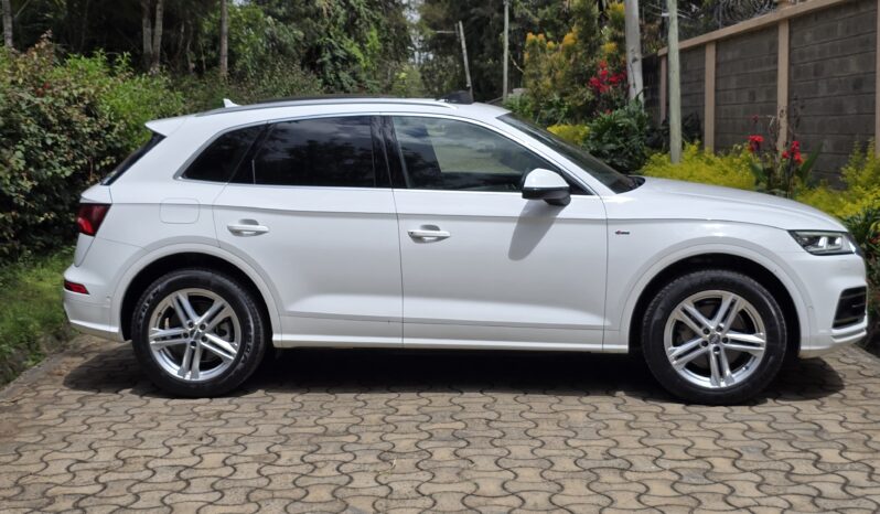 
								Audi Q5 full									