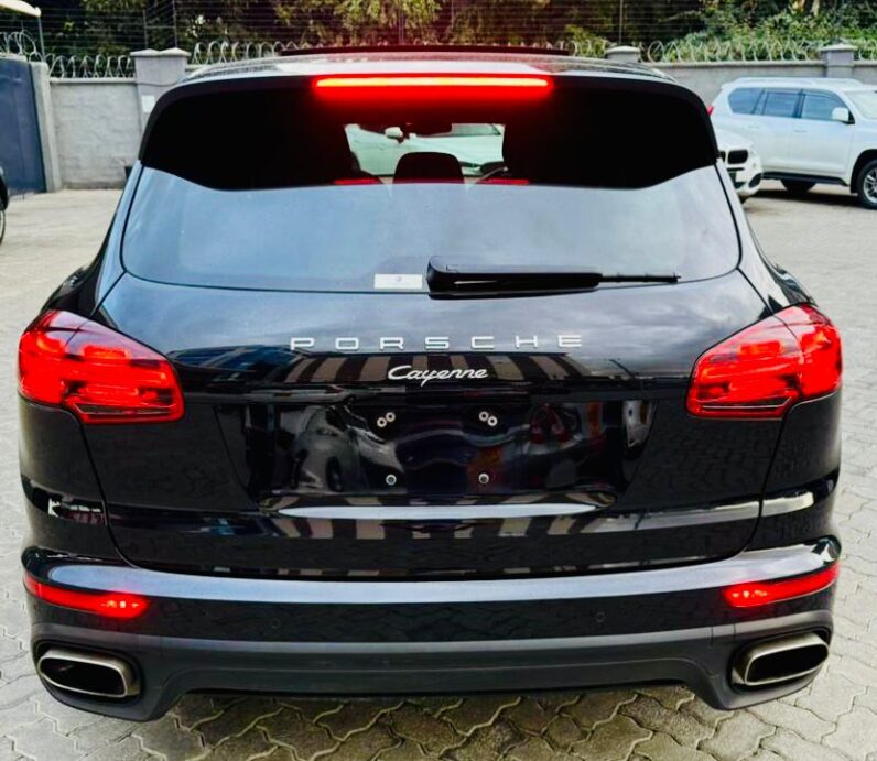 
								Porsche Cayenne full									