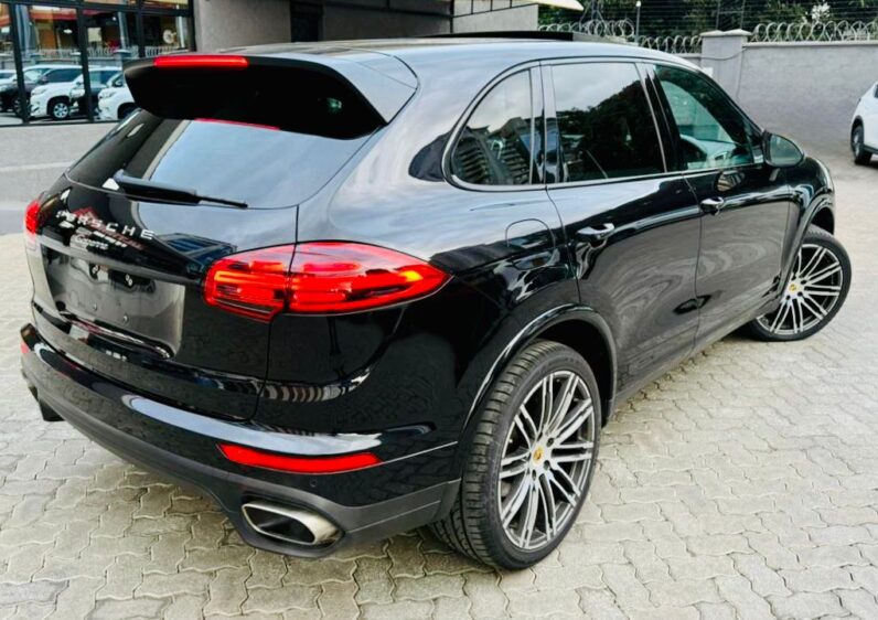 
								Porsche Cayenne full									