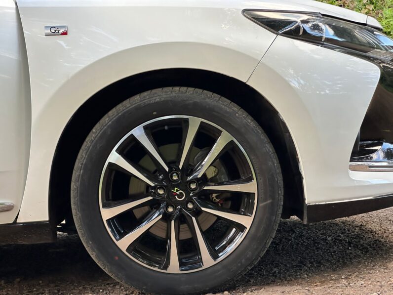 
								Toyota Harrier Gs full									