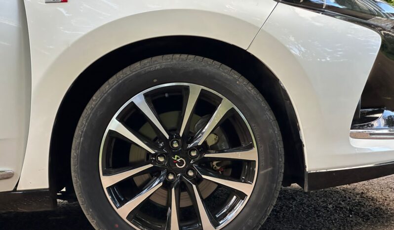 
								Toyota Harrier Gs full									