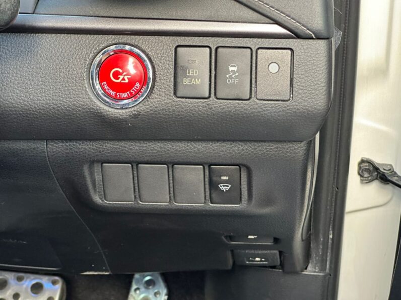 
								Toyota Harrier Gs full									