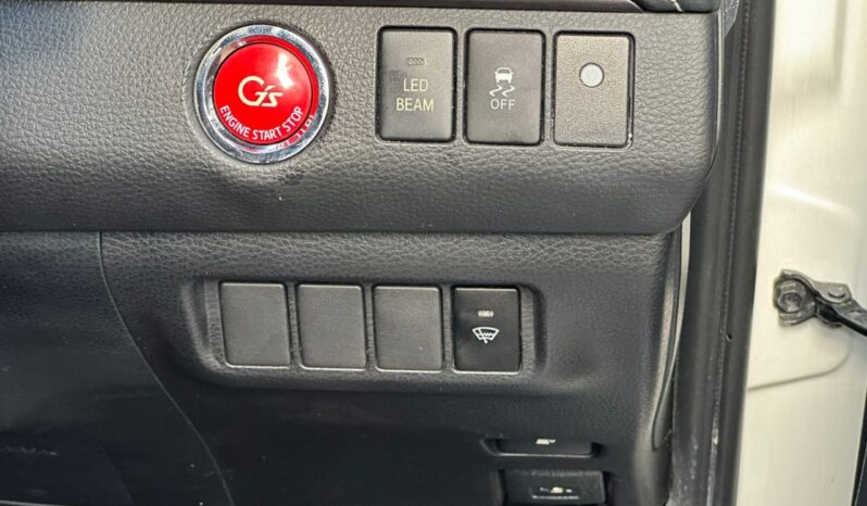 
								Toyota Harrier Gs full									