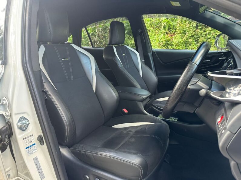 
								Toyota Harrier Gs full									