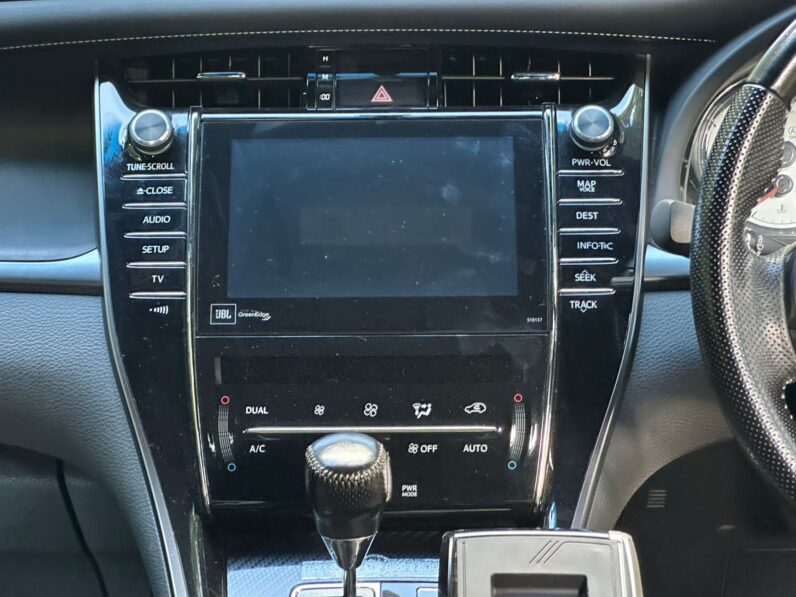 
								Toyota Harrier Gs full									