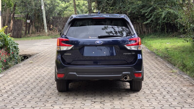 
								Subaru Forester full									