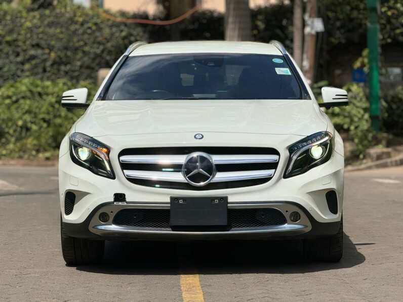 
								Mercedes Benz GLA 250 full									