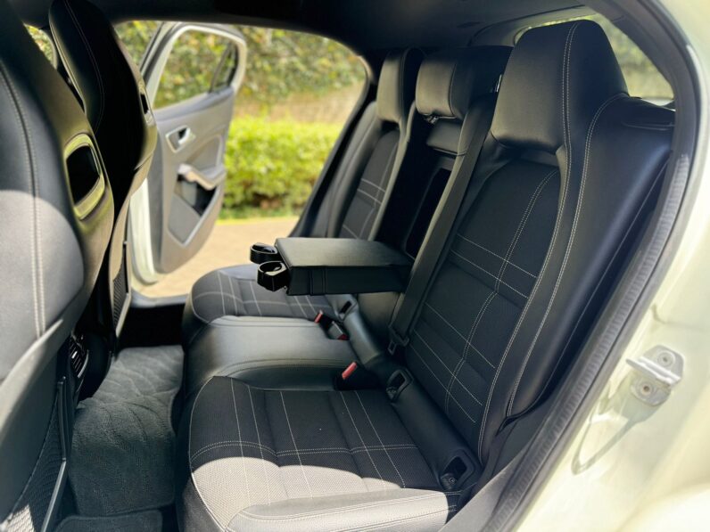 
								Mercedes Benz GLA 250 full									