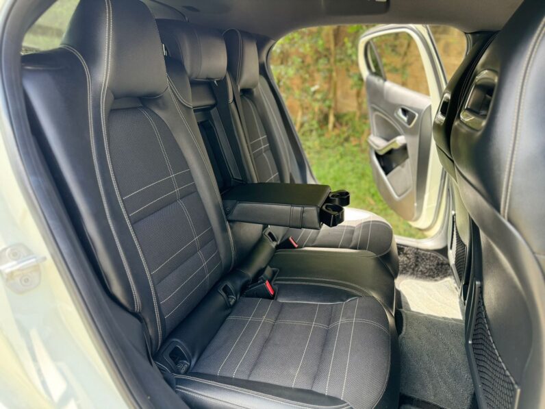 
								Mercedes Benz GLA 250 full									