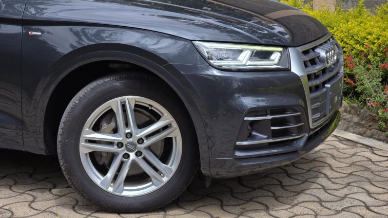 
								Audi Q5 full									