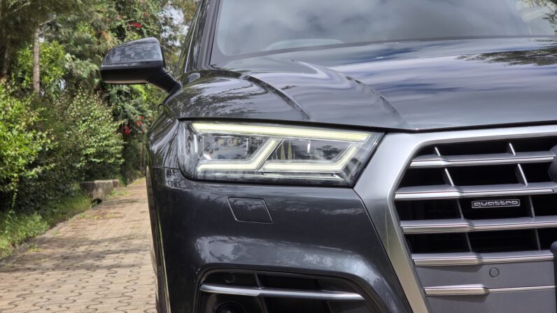 
								Audi Q5 full									