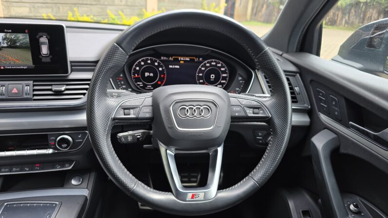 
								Audi Q5 full									