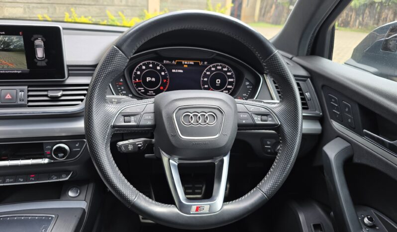 
								Audi Q5 full									