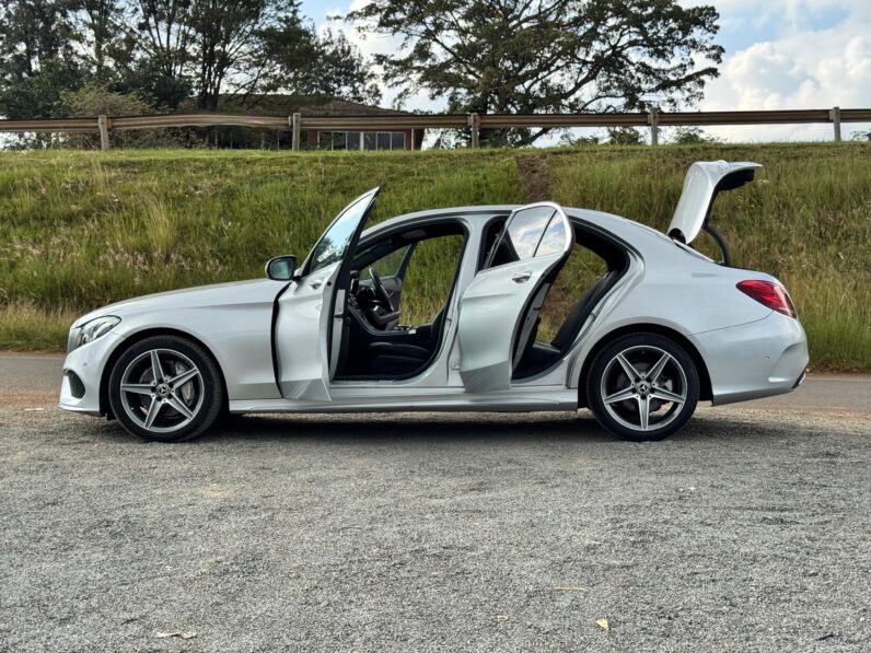 
								Mercedes-Benz C220d full									