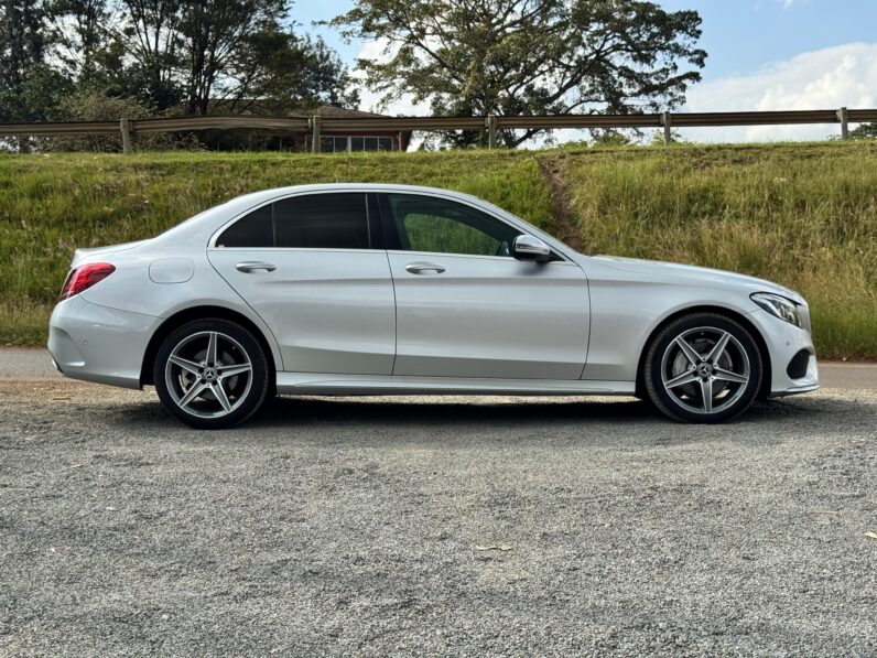 
								Mercedes-Benz C220d full									