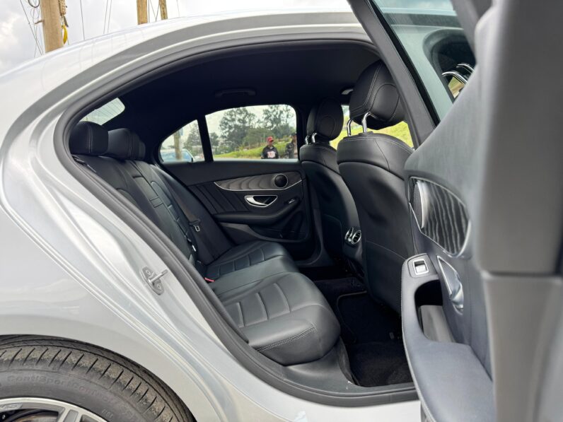 
								Mercedes-Benz C220d full									