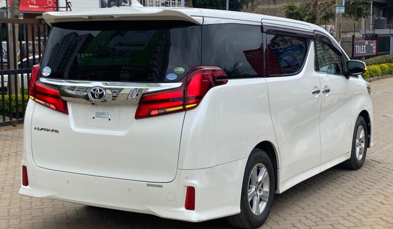 
								Toyota Alphard. full									