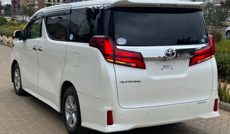 
								Toyota Alphard. full									