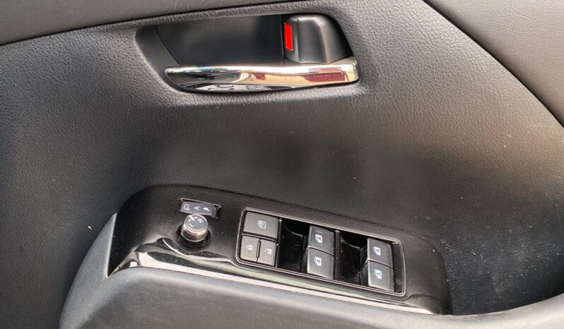 
								Toyota Alphard. full									