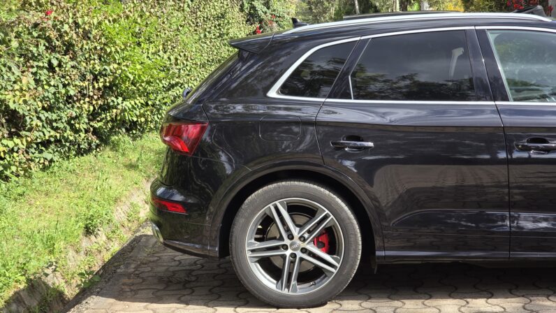 
								Audi SQ5 full									