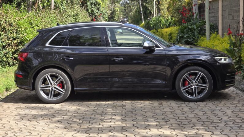 
								Audi SQ5 full									